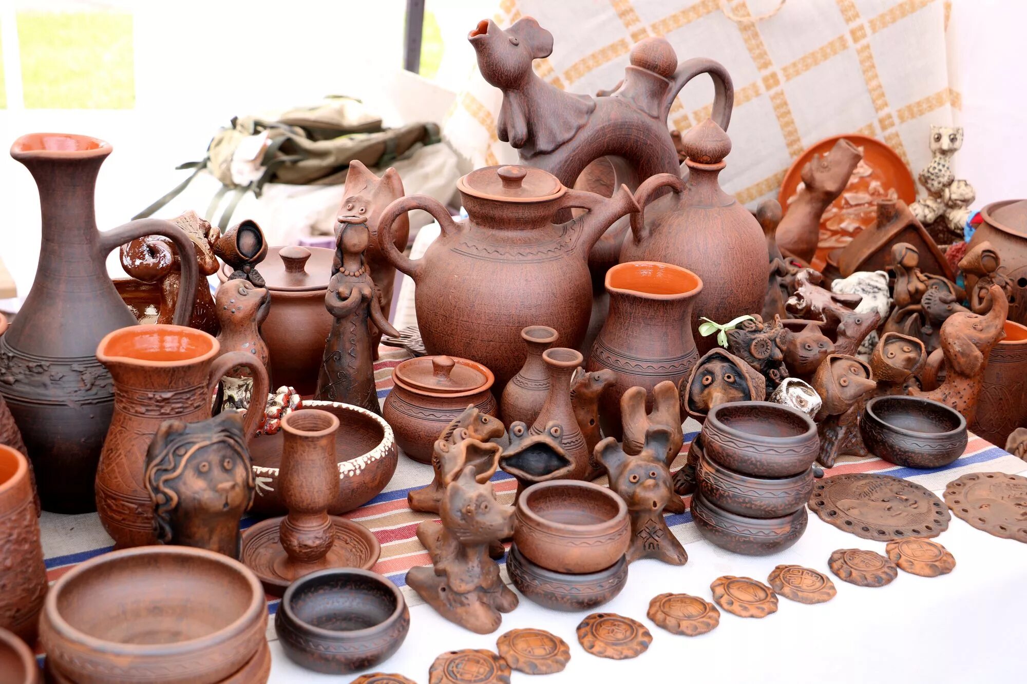 изделия городских ремесленников. лагич азербайджан достопримечательности. изделия городских ремесленников. бухара ремесленники. гончар и подмастерья 19 век россия.