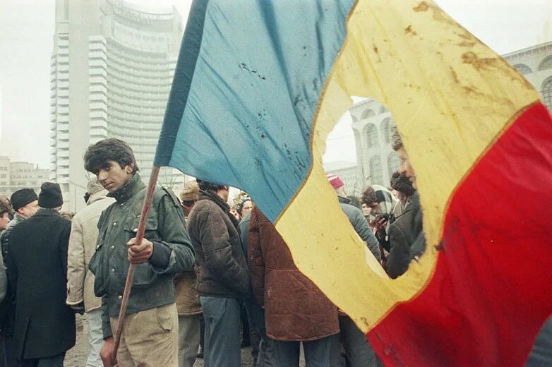 Пройти революция. Свержение Чаушеску в Румынии (1989). Венгрия революция 1989-1990. Демократическая революция в Венгрии 1989. Демократическая революция в Румынии в 1989 г.