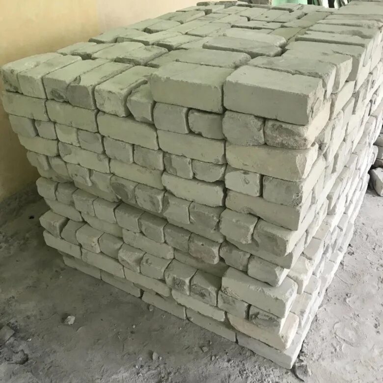 Продаю б у кирпичи