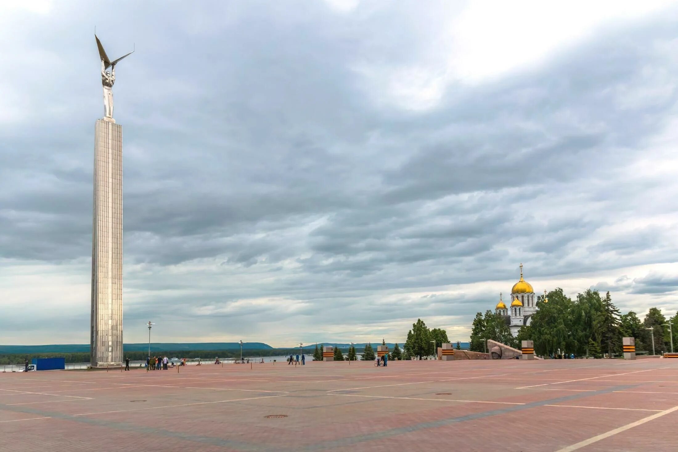 Площадь славы Самара. Монумент славы Самара. Памятник монумент славы Самара. Монумент на площади славы.