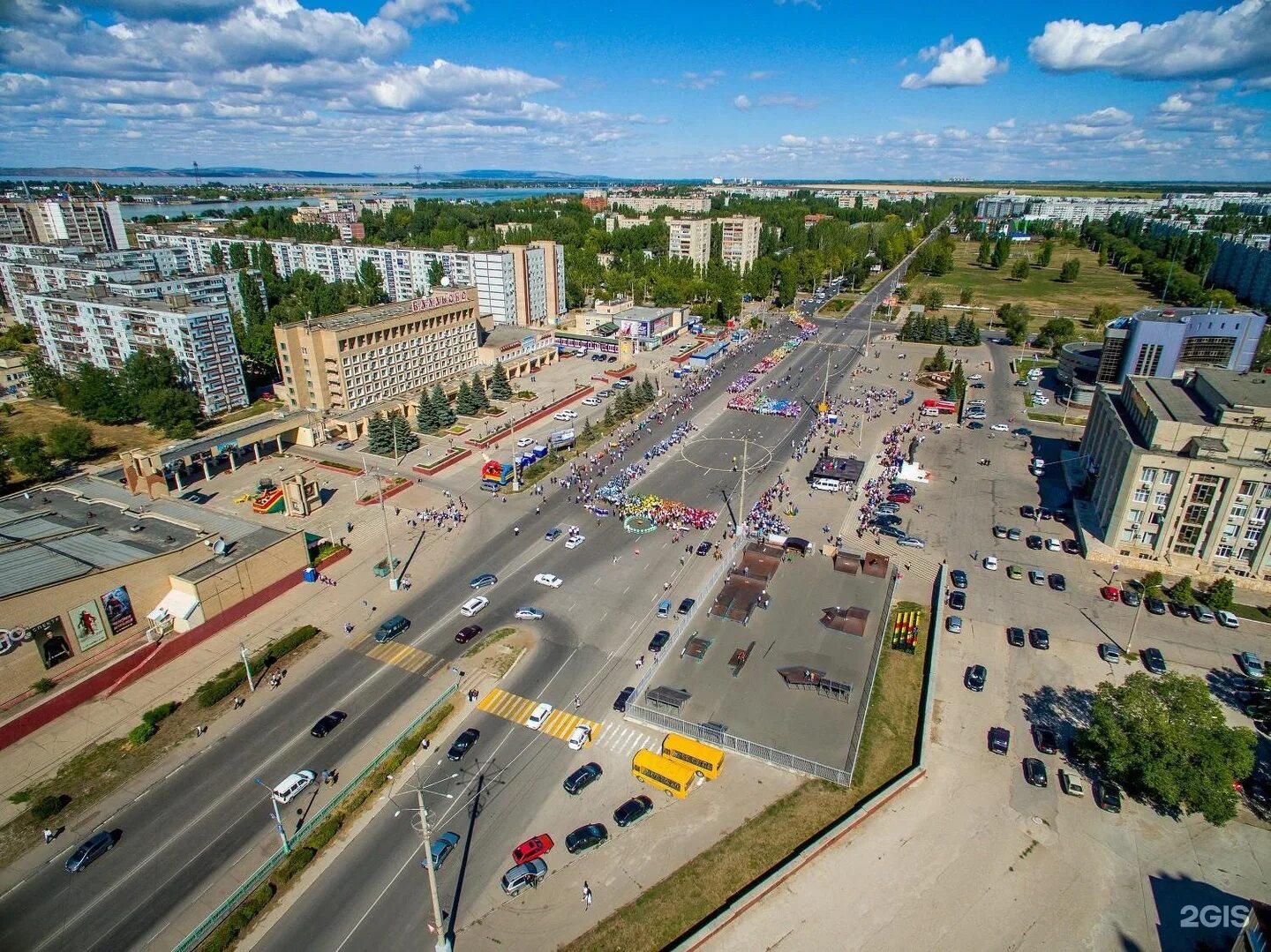 Балаково население численность. Балаково центр города. Площадь г Балаково. Главная улица площадь Балаково. Центральная площадь Балаково.