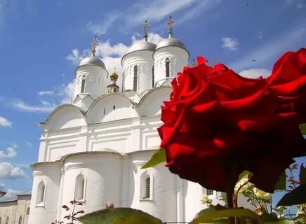 Церкви в цветах
