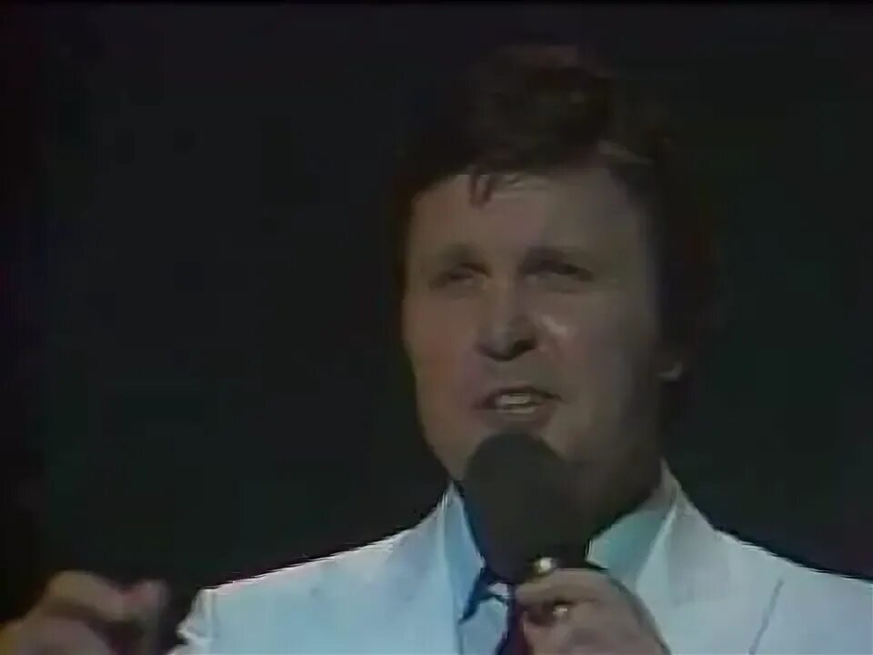 эхо лев лещенко. эхо любви текст песни. эхо текст лев лещенко. лев лещенко обложка альбома. покроется небо пылинками звезд текст песни.