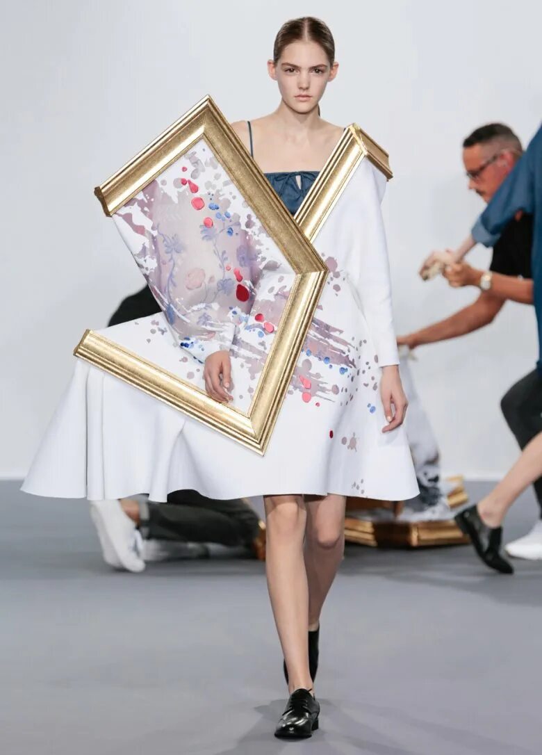 Будущий дизайнер одежды. Viktor rolf модельеры. viktor &amp; rolf коллекции в стиле авангард. дизайнер одежды. модельеры дизайнеры платьев.