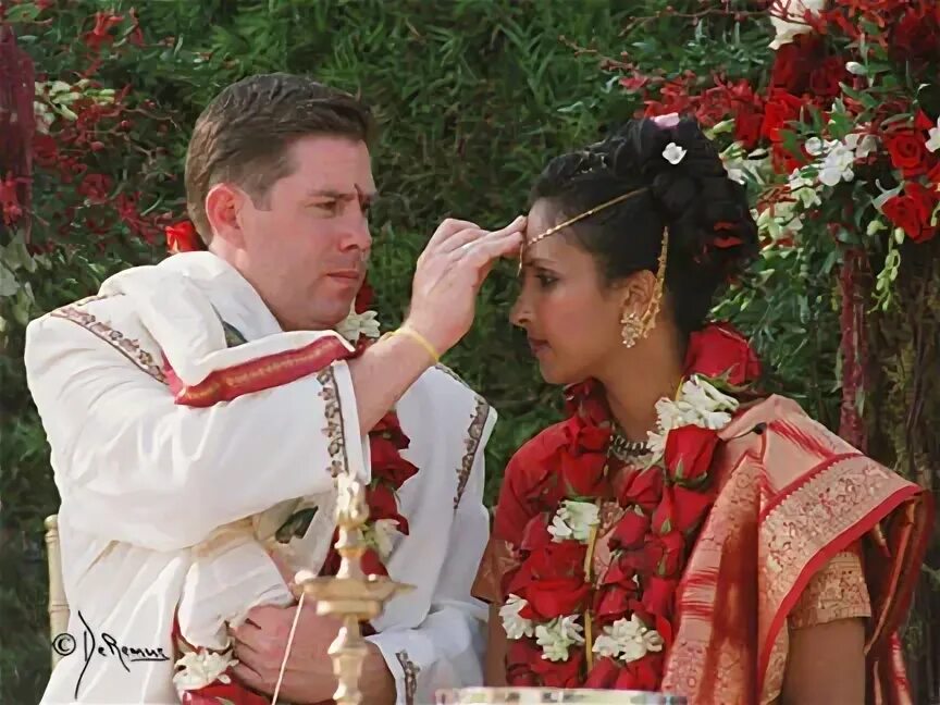 Восточная свадьба. Тайки с иностранцами. Свадьба индийца и русской. Арчена нагбушан. Манглик в индии.