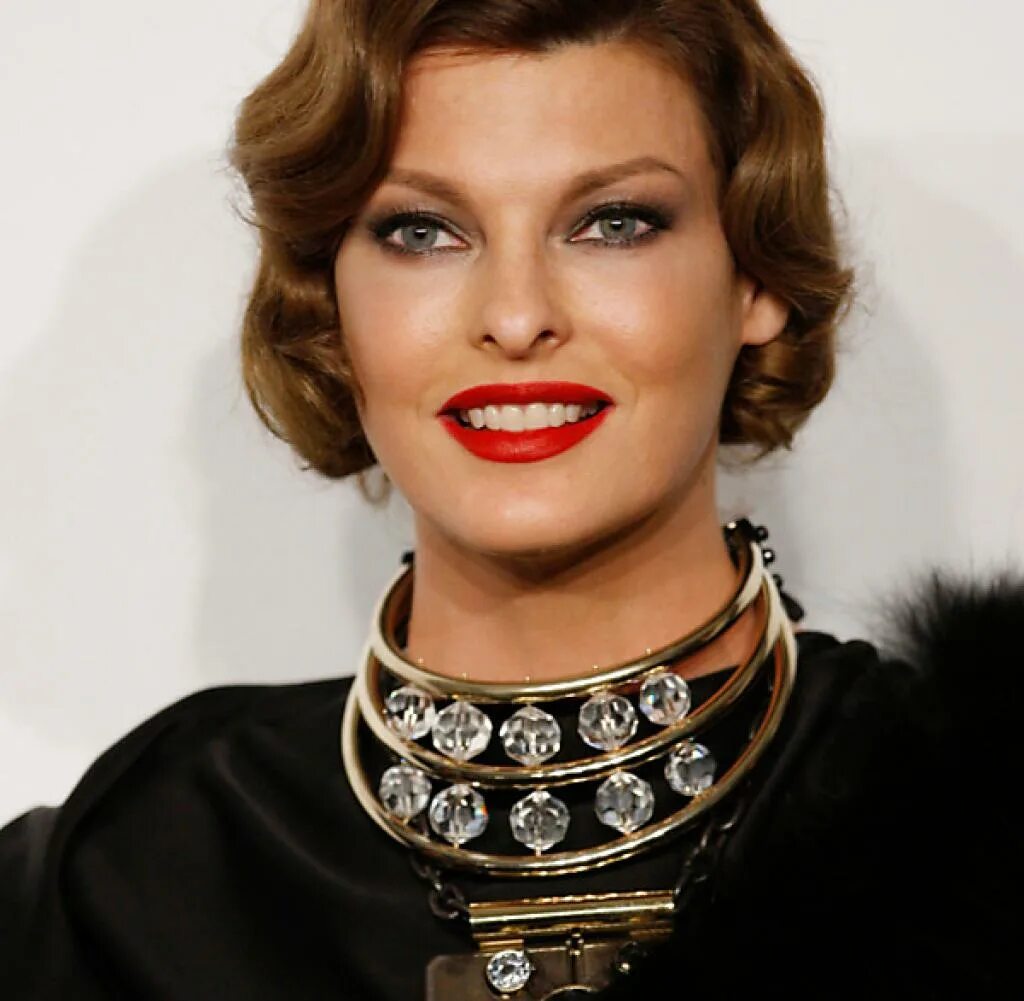 Модель евангелиста фото. Linda evangelista в молодости. Модель евангелиста 5 букв. Модель евангелиста 5 букв. Евангелиста 2020.