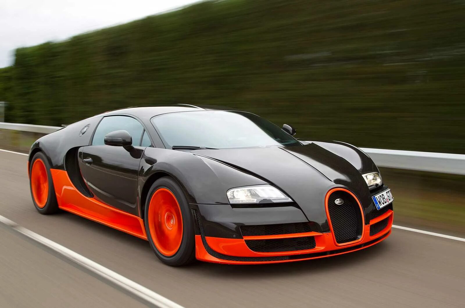 Машина быстрее бугатти. Машина Bugatti Veyron 16.4 Supersport. Bugatti Veyron Supersport. Bugatti Veyron super Sport. Bugatti Veyron 16.4.