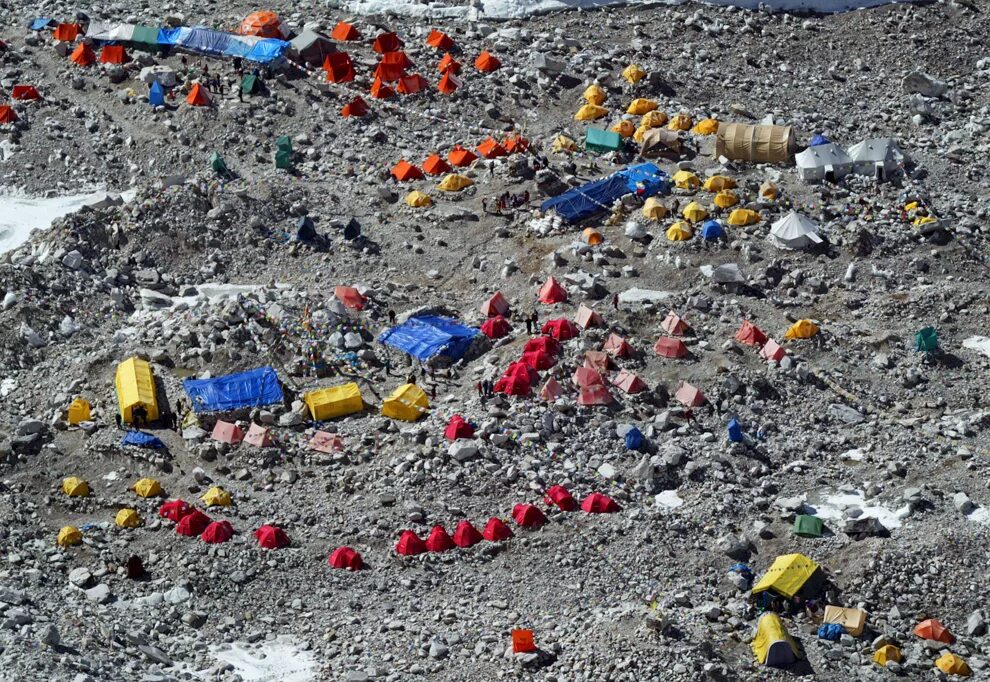 Эверест гора кладбище альпинистов.