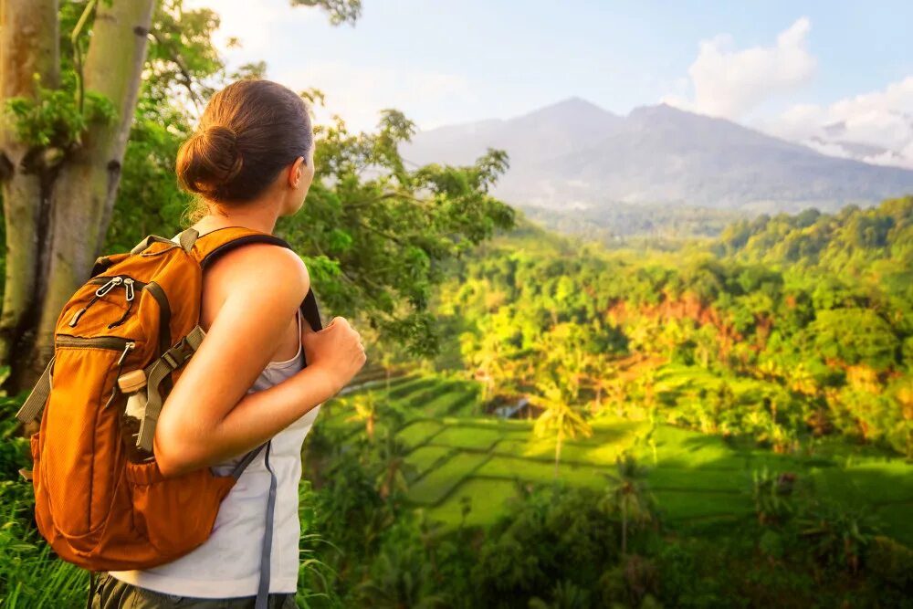 Женщина путешественница. Девушка путешественница фото. Backpacker Tourism in Asia. Asia Travel. Full travel