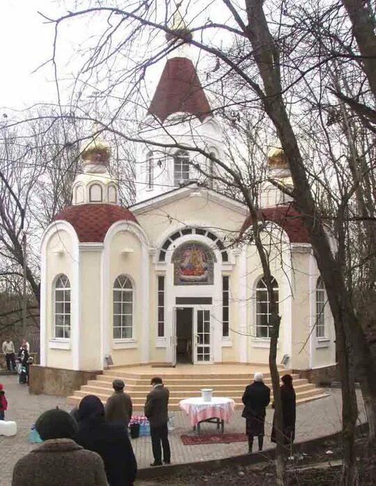 Петровка мясниковский район ростовская область. Храм в Петровке Ростовская область. Село Петровка Ростовской области Святой источник храм. Петровка храм Живоносный. Церковь иконы Божией матери «Живоносный источник» (Петровка).