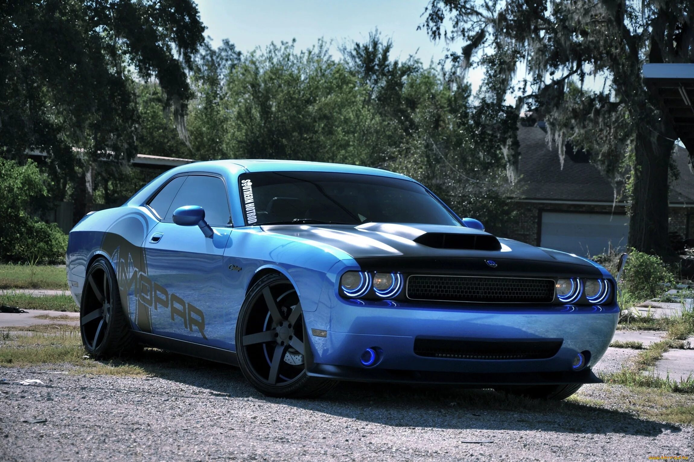 Тюнинговые Додж Челленджер. Додж Челленджер тюнингованный. Dodge Challenger мопар. Додж Челленджер 76. Мощь машины