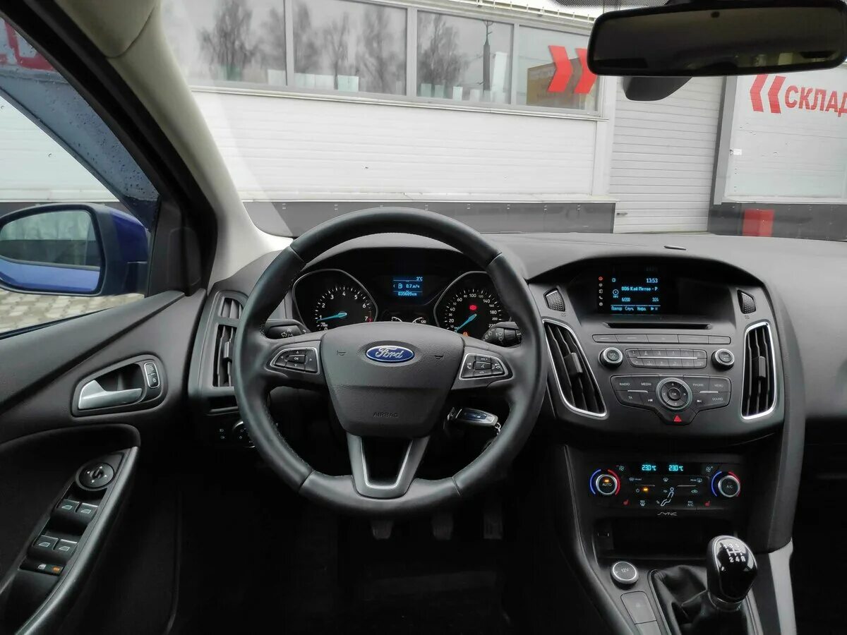 Ford focus 2015 салон. Ford focus 2017 салон. Форд фокус 2014 седан салон. Форд фокус 2013 салон. Форд фокус 3 механика 1.