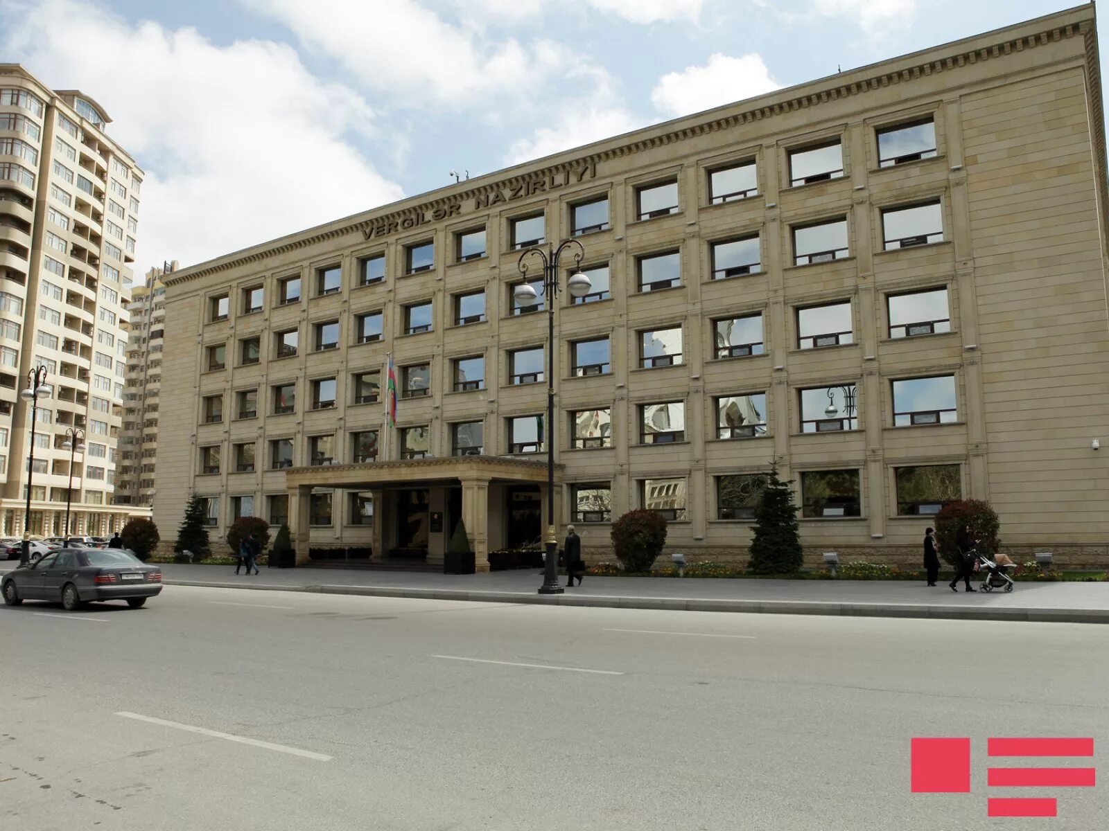 Налоги азербайджана. В министерстве финансов азербайджанской республики. Налоговая на азербайджанском. Министерство налогов баку. Azerbaijan tax.