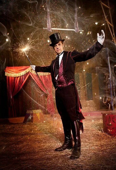 Ведущий в цирке как называется. Костюм шпрехшталмейстер / ringmaster. ведущий в цирке шпрехшталмейстер. рингмастер конферансье. костюм конферансье в цирке.