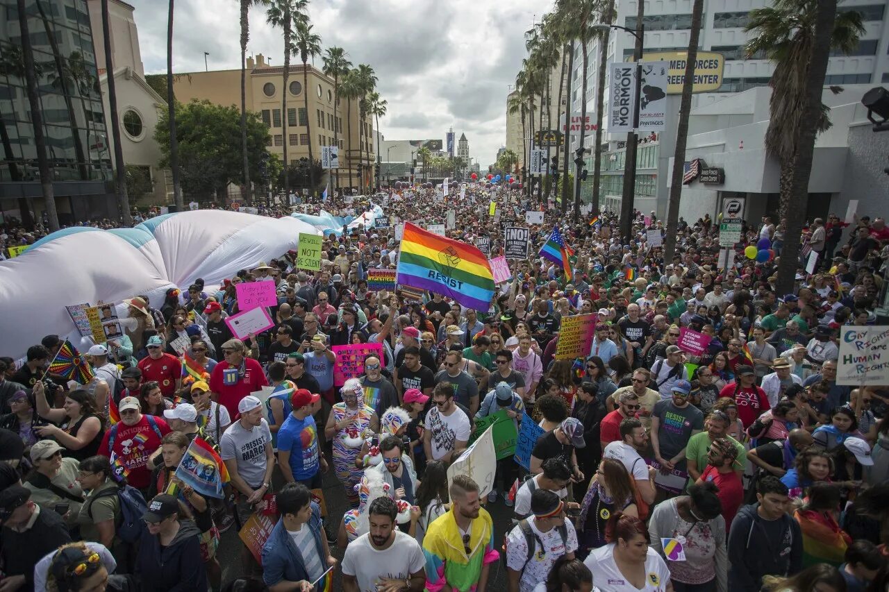 Лос-Анджелес ЛГБТ парад. Лос Анджелес LGBT. Лос Анджелес Нью Йорк ЛГБТ Прайд. March news