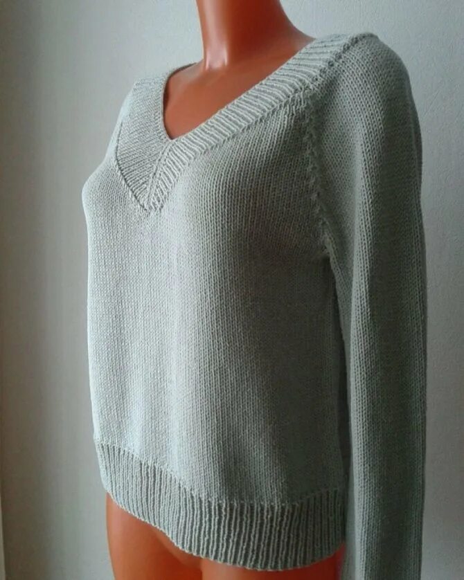 Реглан с v-образным вырезом. Горловина реглан. Пуловер с v образным вырезом. Горловина гольф 2х2 резинка. Реглан сверху.
