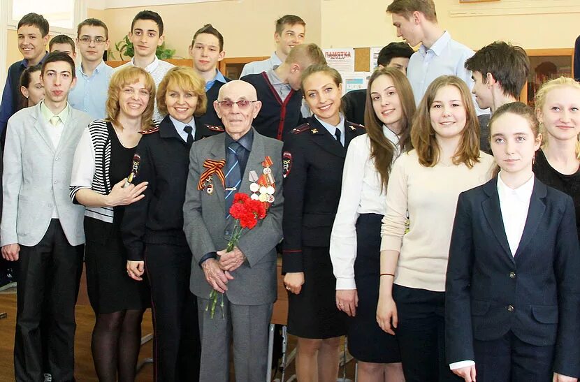 Гимназия 2 красногорск фото. Гимназия 2 красногорск. Школа 7 красногорск. Гимназия 2 красногорск учителя. Гимназия номер 2 красногорск 2022.