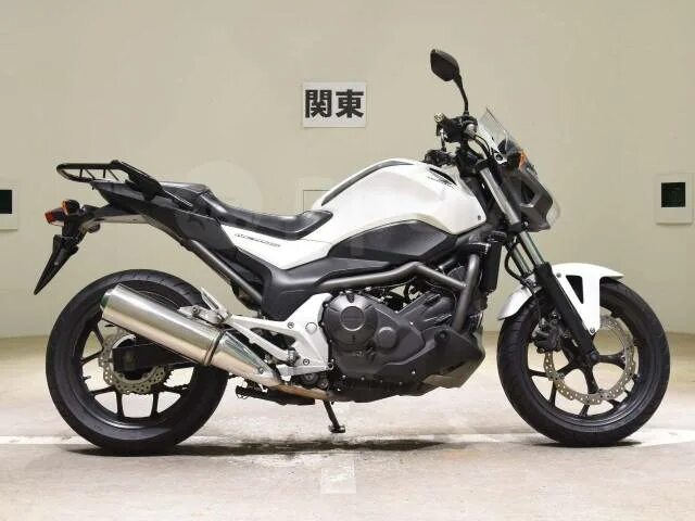 Мотоцикл 700 кубов. Хонда 700 кубов. Honda nc700s 2012 зеленая. Хонда эндуро 700 кубов. Хонда 700 кубов турист.