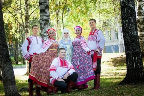 Дали за околицей песня