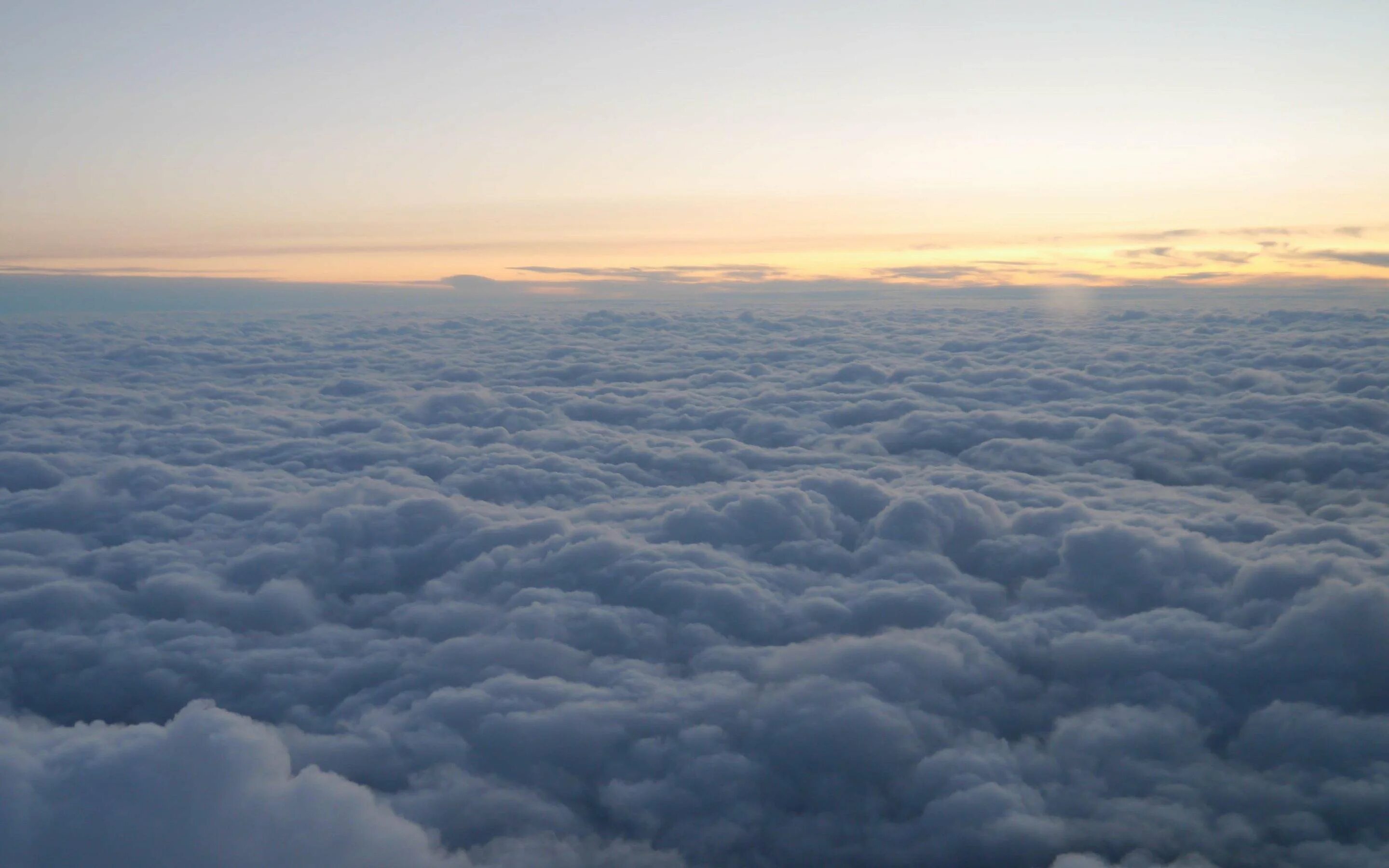 Пушистые облака. Кучево дождевые вымеобразные. Густые облака. Слой облаков был очень. Слой облаков был очень.