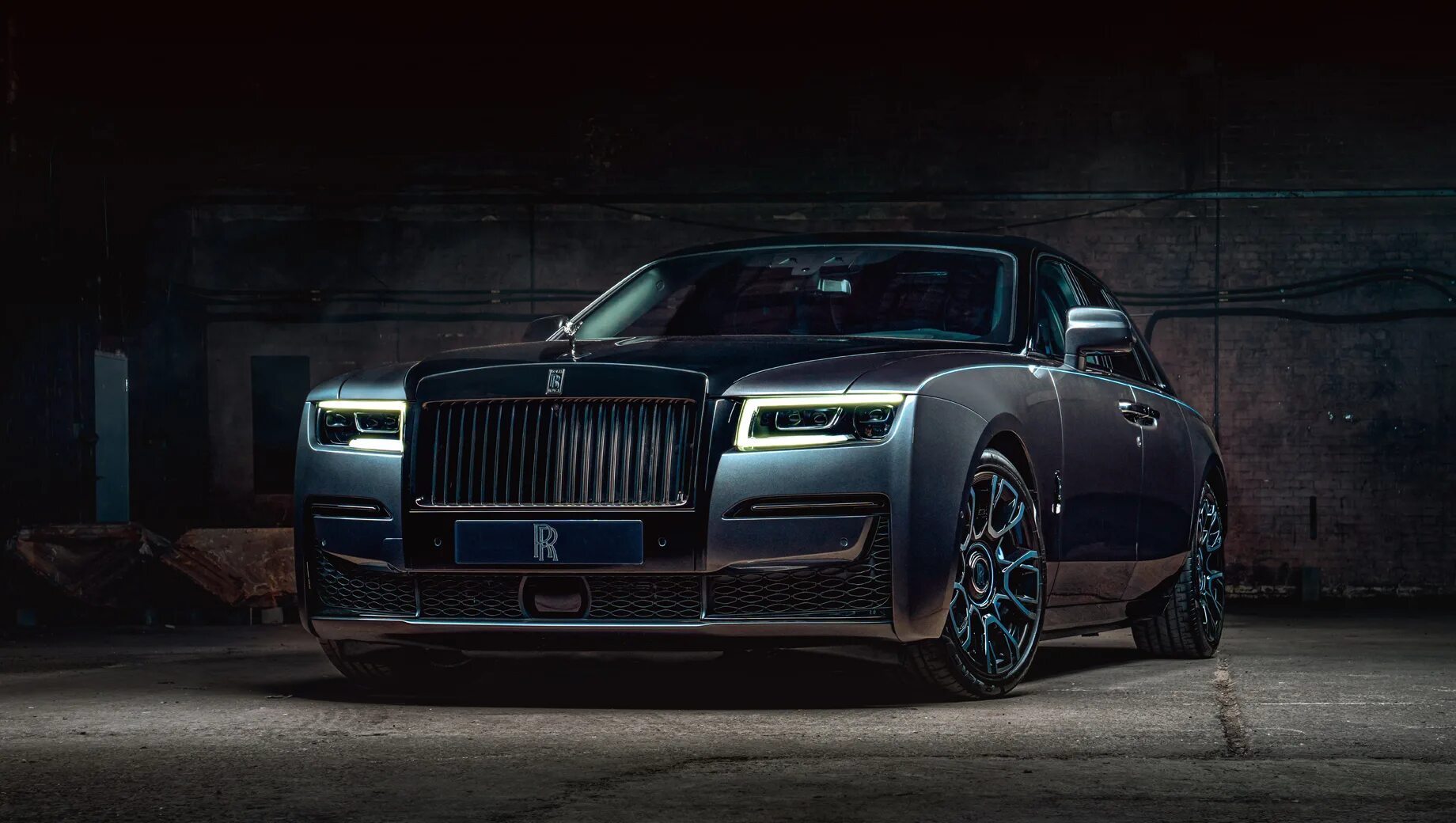 Rolls royce badge. Rolls Royce Ghost 2022. Rolls Royce Ghost Black badge 2022. Роллс Ройс Ghost Black badge. Rolls Royce Ghost Mansory 2022.