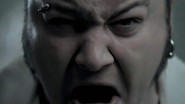 Let the body hit the. Drowning Pool bodies. Группа Drowning Pool 2001. Drowning Pool Floor. Drowning Pool солист.