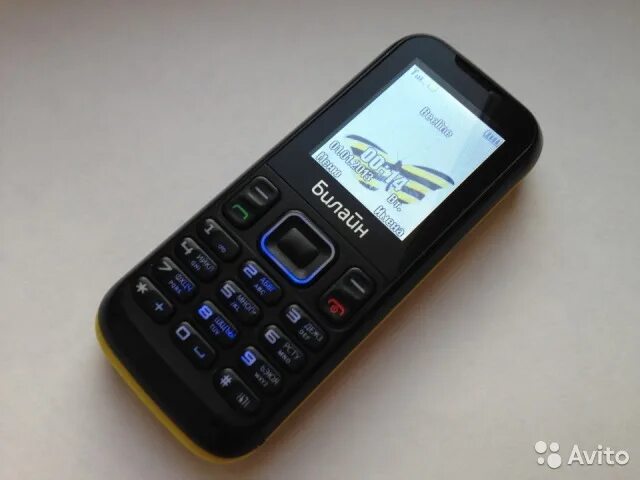 Телефон билайн старый. Телефон Билайн a106. Телефон Билайн а103. Кнопочный телефон Билайн а106. Motorola кнопочный телефон Билайн 1998.