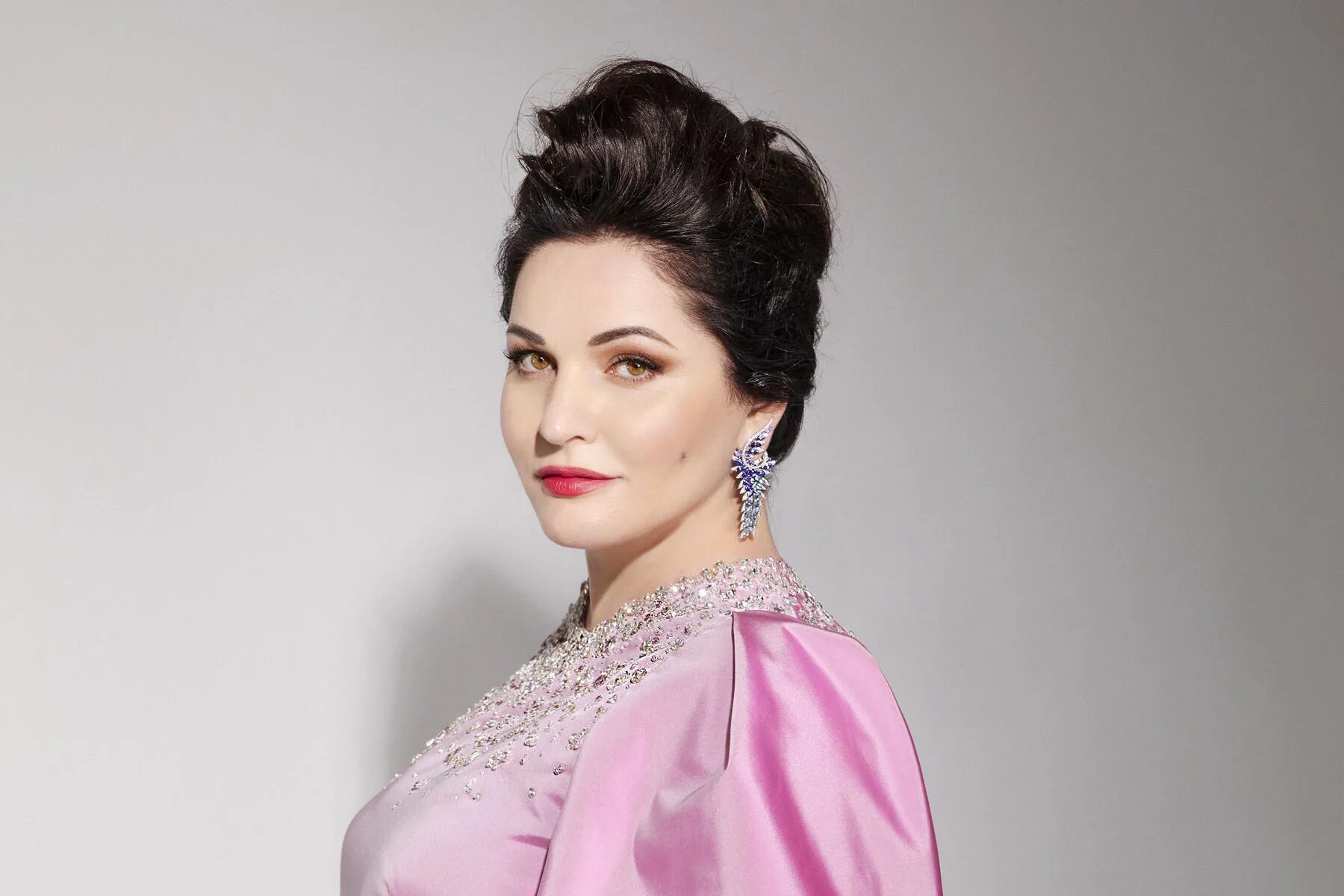 Рачвелишвили алина. Грузинская оперная певица. Грузинская оперная певица мариам начкебия фото. Хибла герзмава худая. Анита оперная певица грузия.