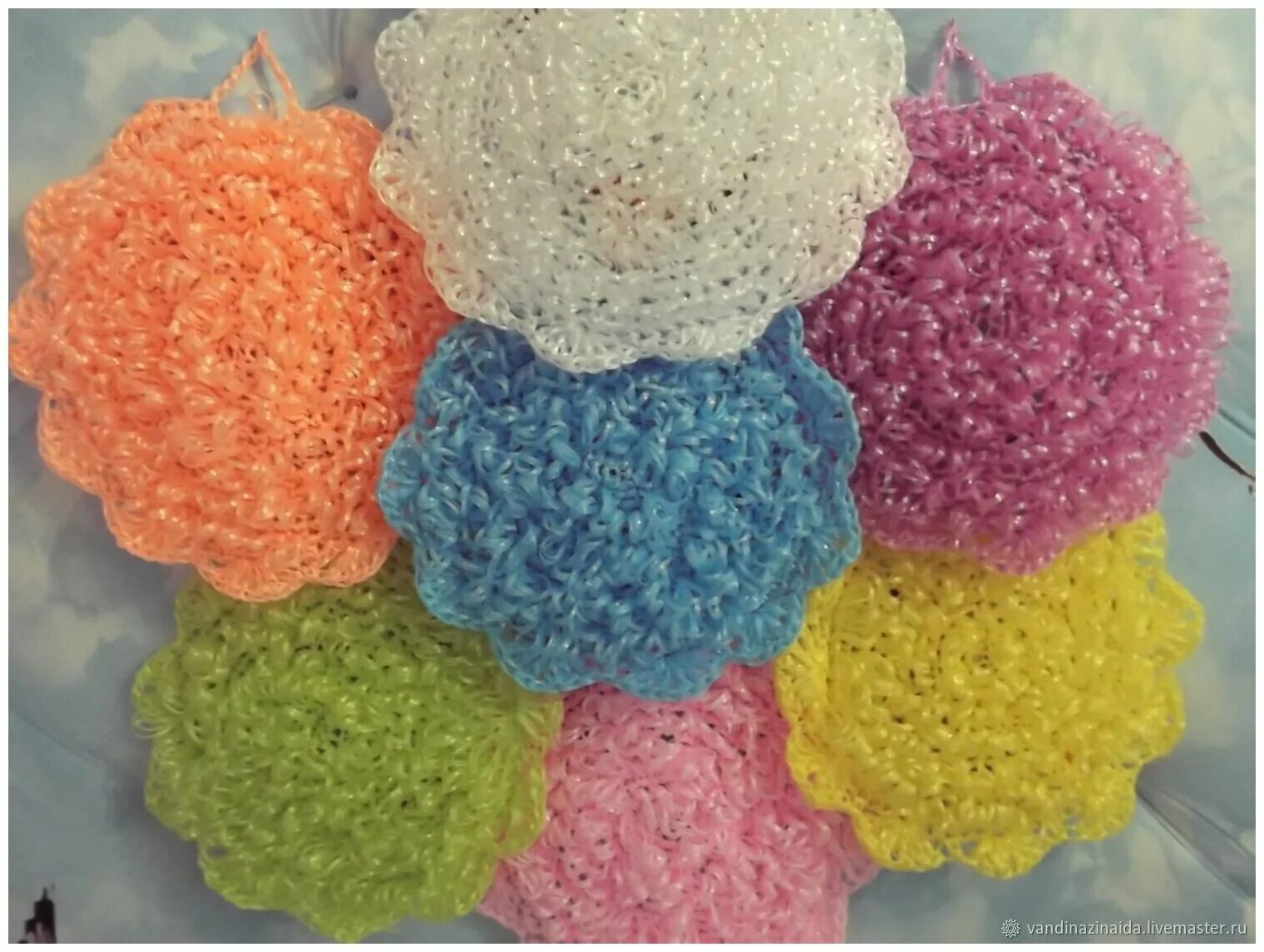 мочалка крючком из полипропиленовых ниток. мочалка вязанная. вязаные мочалки. мочалки из полипропиленовой нити.