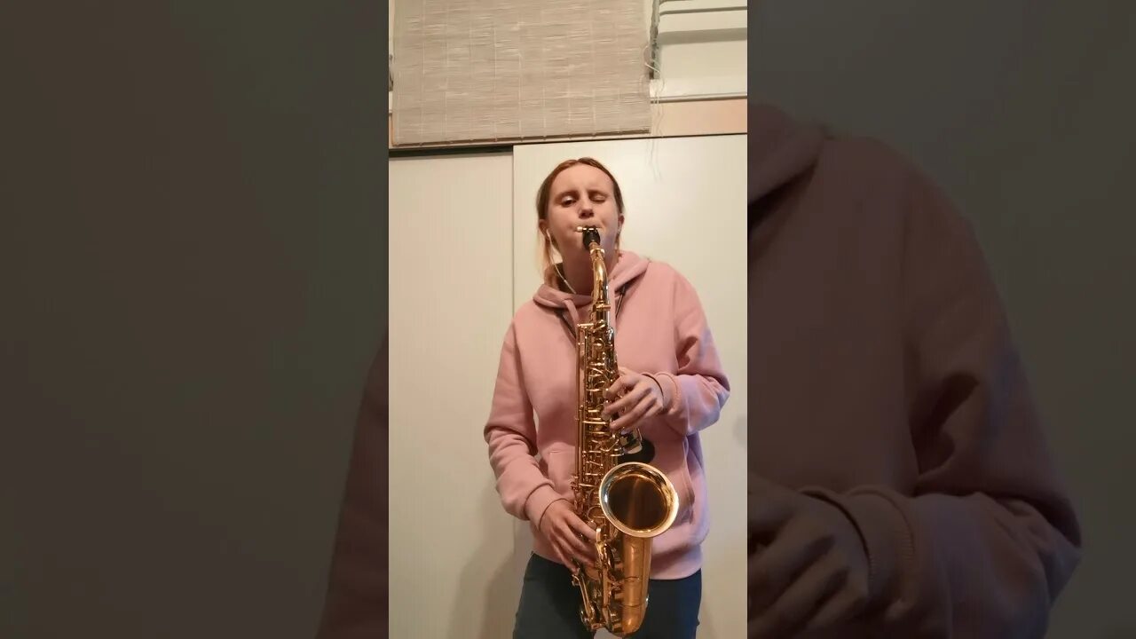 Мужчина с саксофоном. Девушка с саксофоном. Саксофон лава. Девушка с саксофоном. Картина саксофонист.