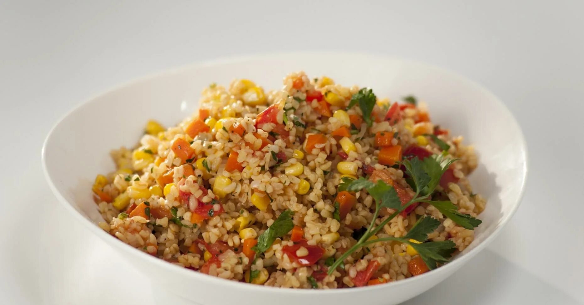 зеленый булгур. ризотто с грибами кукурузой и морковью. кус кус с кукурузой. булгур с кукурузой. ризотто с кукурузой.