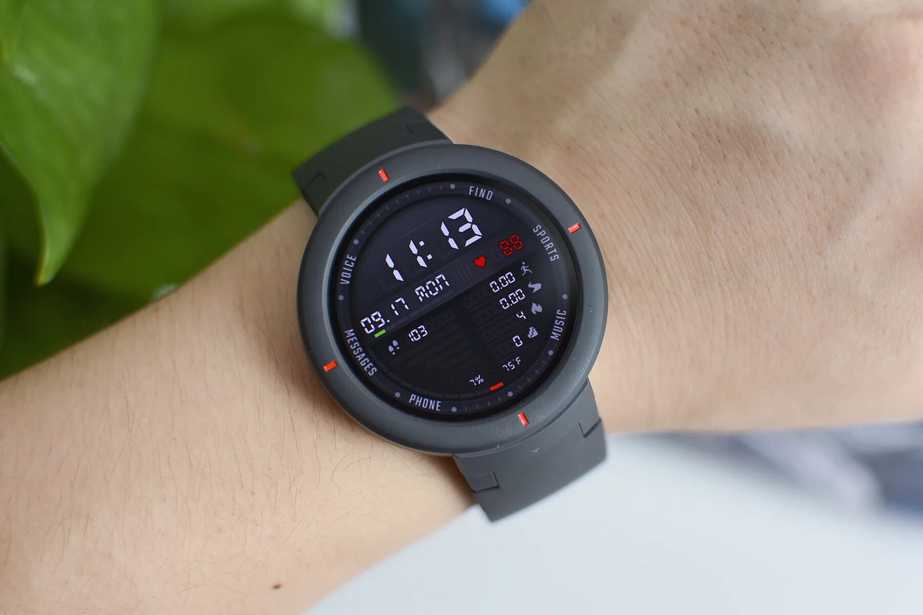 Удалить часы amazfit. Амазфит 3. amazfit verge tough case. amazfit verge lite на руке. амазфит трекс серые.