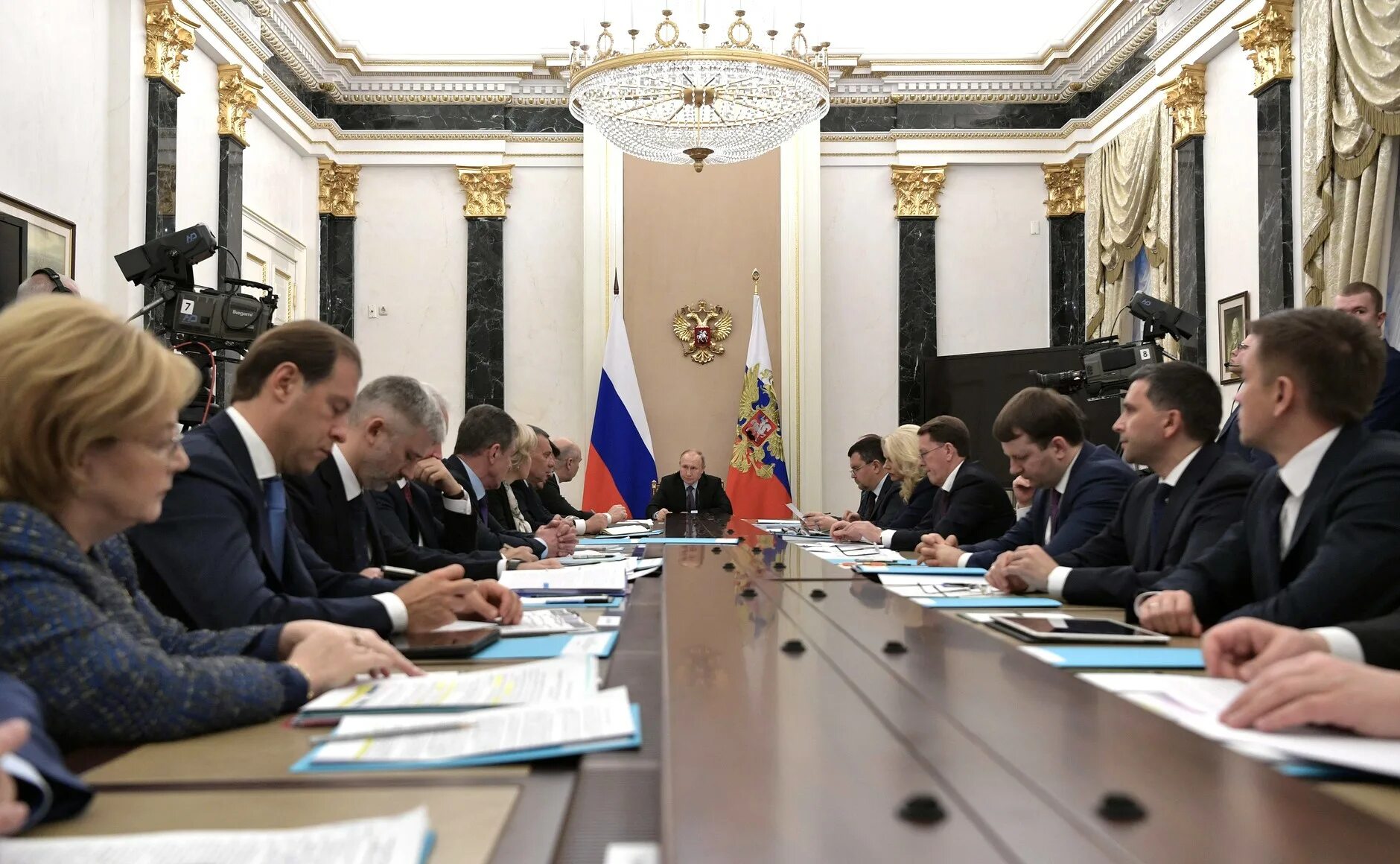 Совещание в Кремле. Заседание правительства РФ С Путиным.