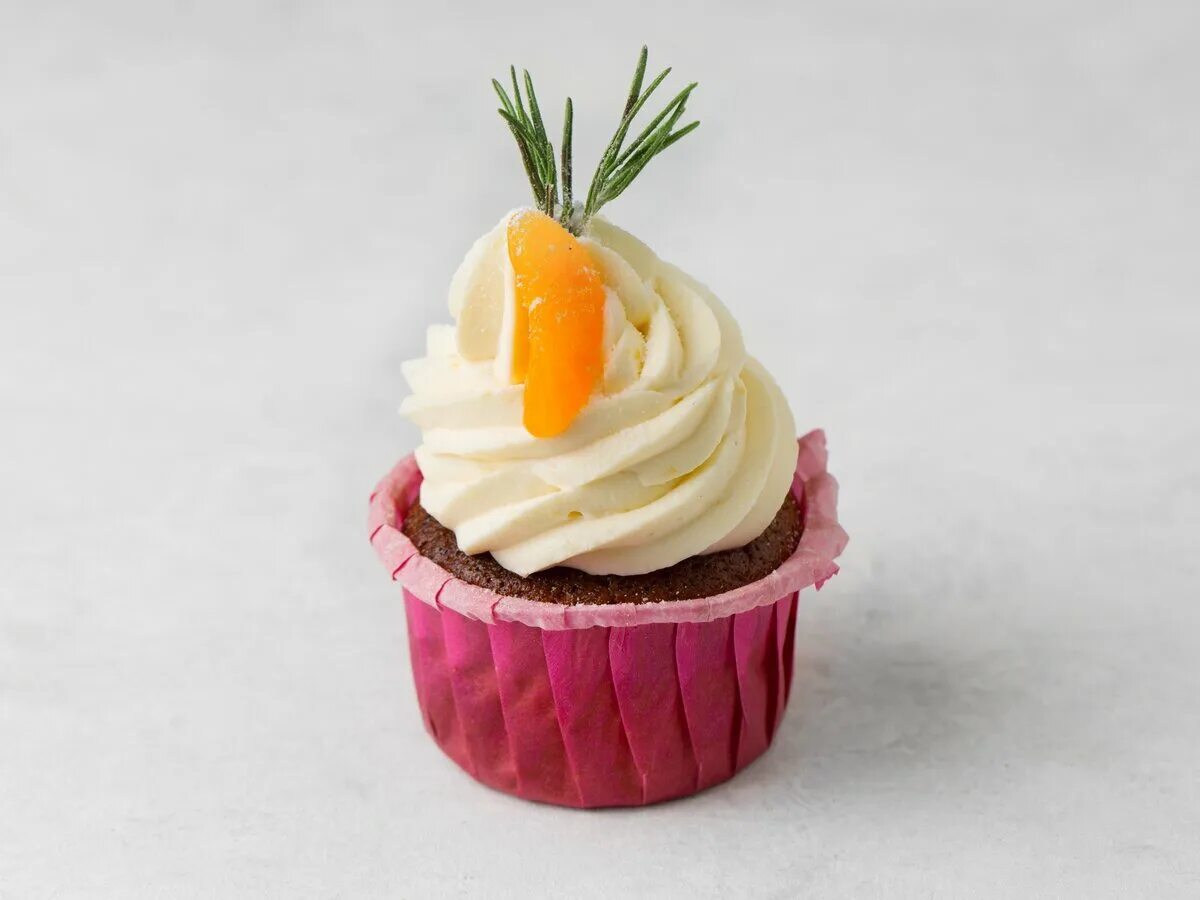 сыр для крема чиз для капкейков. капкейки с кремом чиз. капкейк с кремом чиз. капкейки шоколадные с кремом чиз. морковные капкейки с кремом чиз.