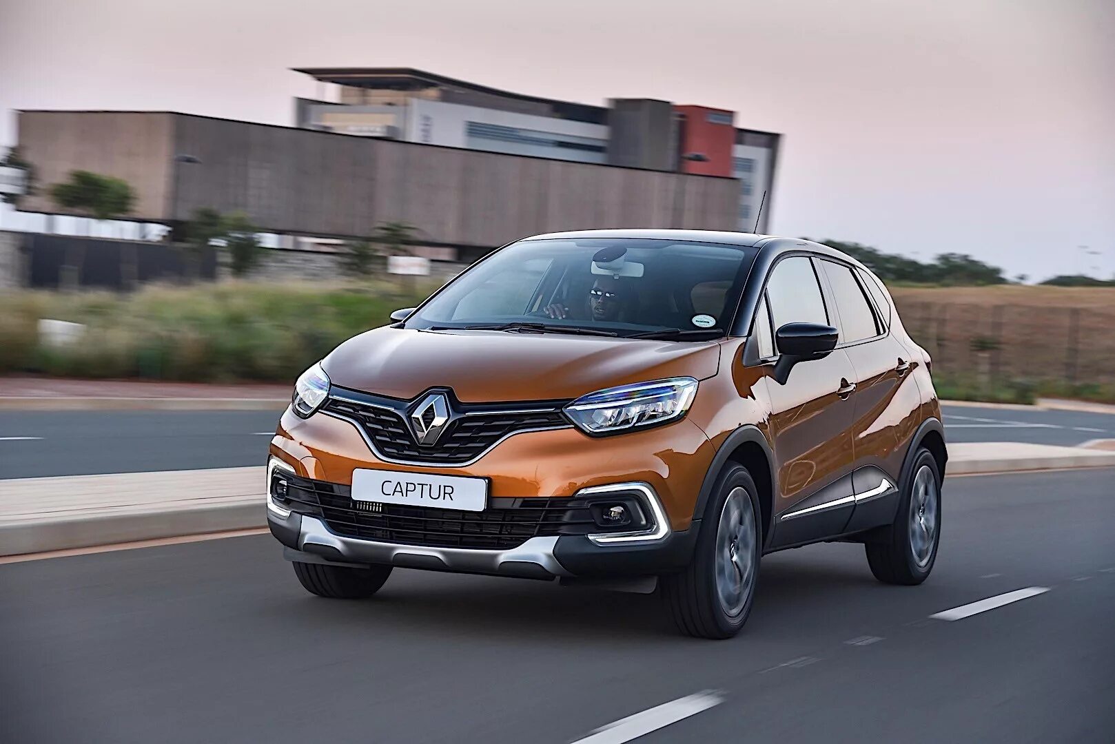 Renault продали. Рено Ренаулт Каптур. Рено Логан Каптур. Кроссовер Рено Каптур. Рено картуз.