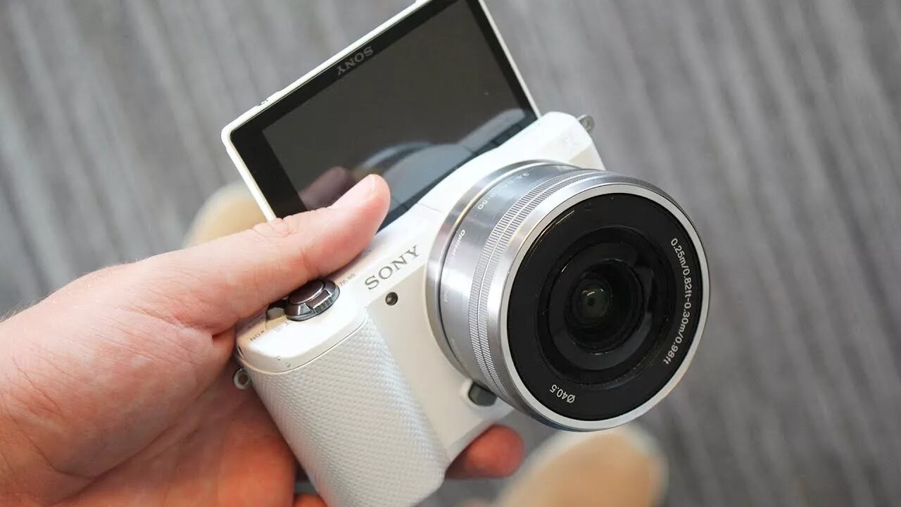 Телефон камера мена. Камера Sony a5000. Камера к 5000. Влоговая камера Sony. Sony Alpha a5000 Kit.