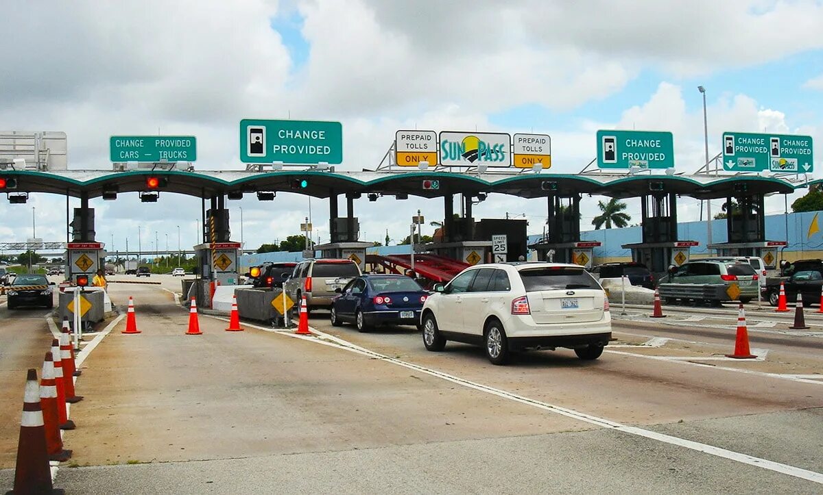 Платные дороги в сша. Cars pay toll. Толл плаза протяженность. Toll road. Toll bridge перевод.