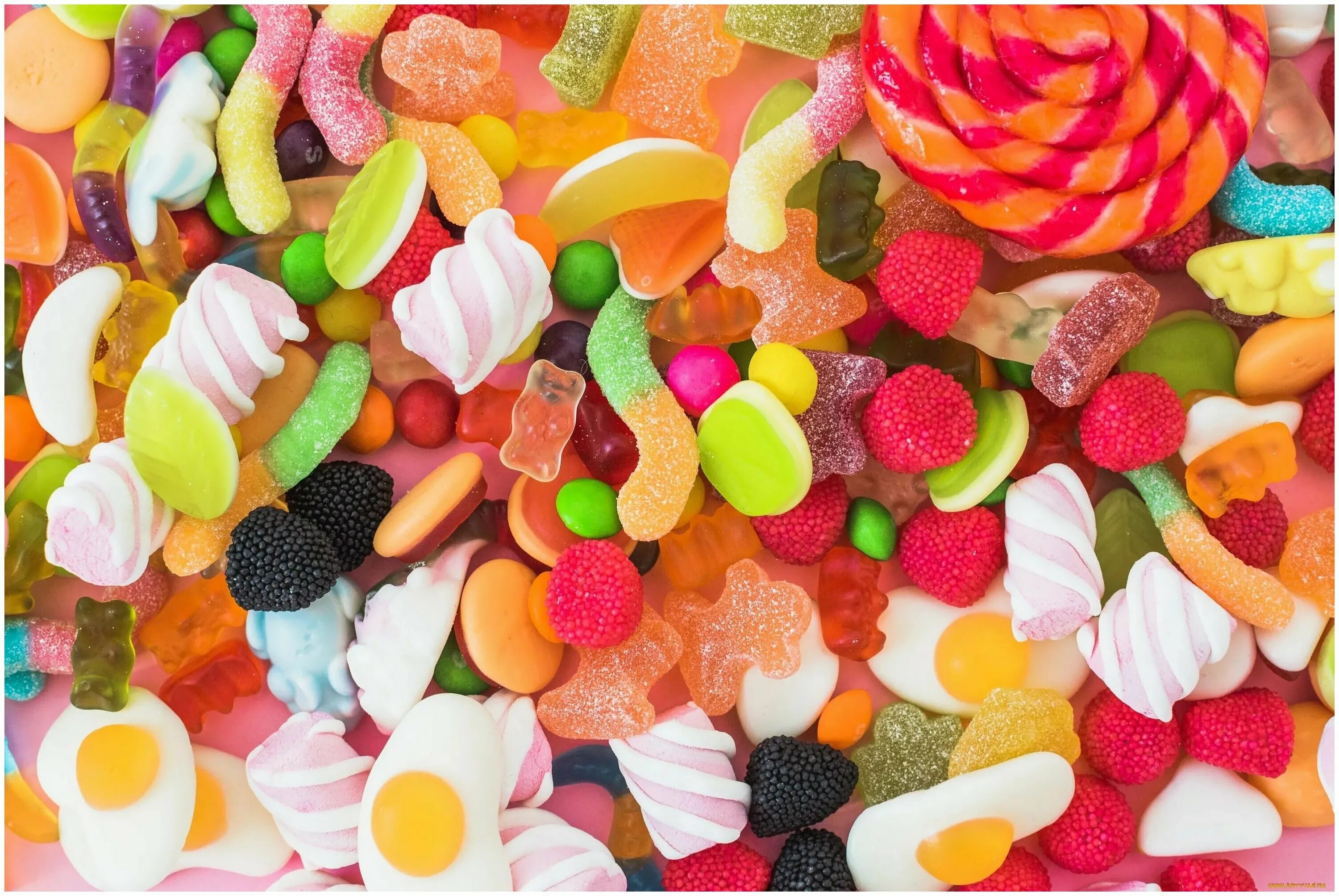 сладкий жевательный мармелад. мармелад на тарелке. Magaz мармелад. конфеты разноцветные. наборы из мармелада.