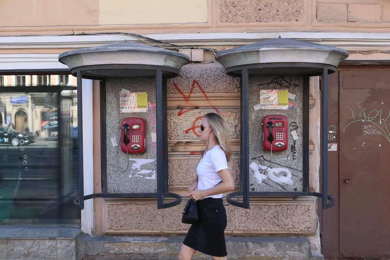 Таксофон СПБ. Телефон автомат. Уличные таксофоны в Санкт-Петербурге. Уличный телефон.