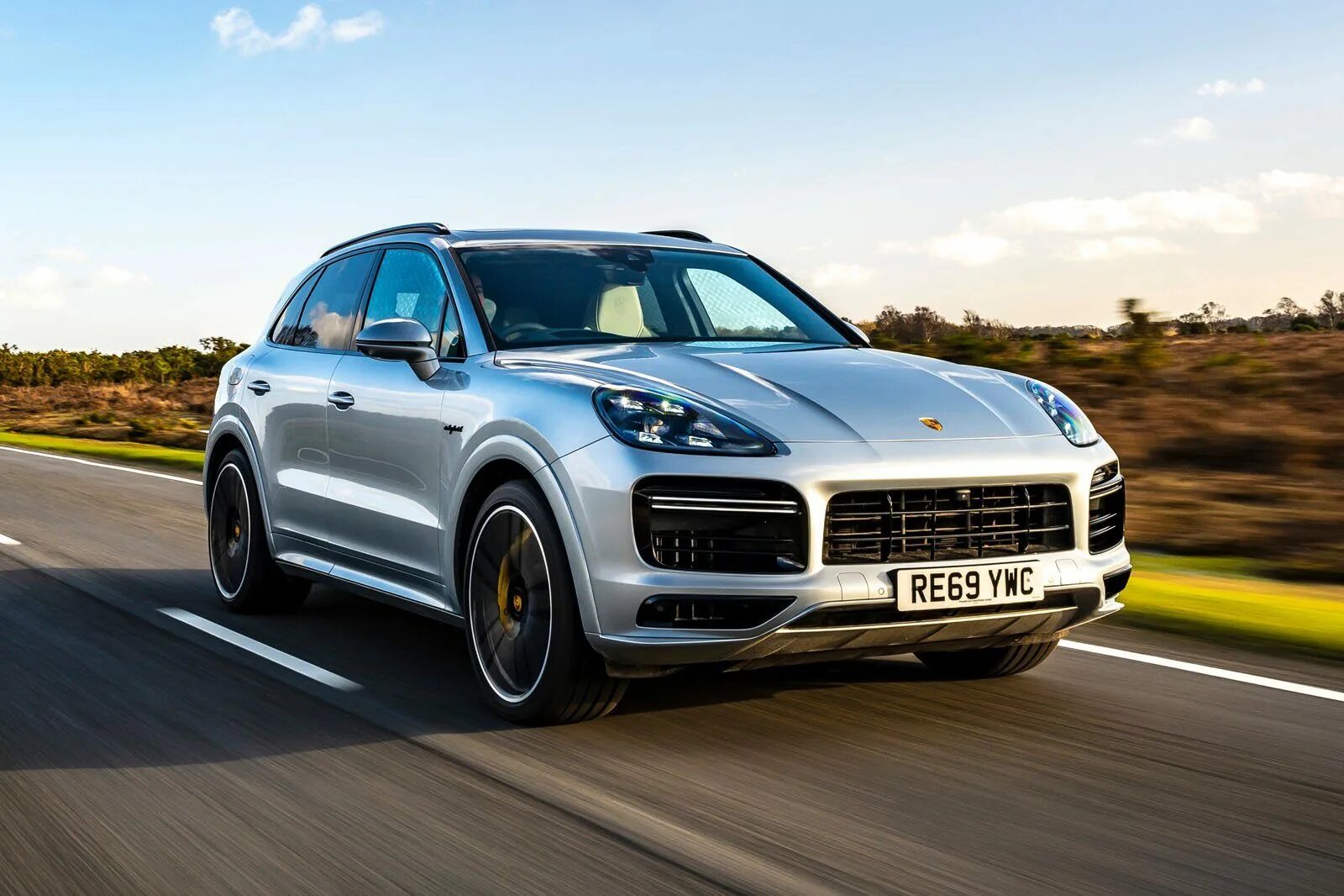 Porsche Cayenne Turbo s e-Hybrid. Porsche Cayenne Turbo 2021. Porsche Cayenne Turbo s. Порше Кайман турбо s 2021. Каен турбо с