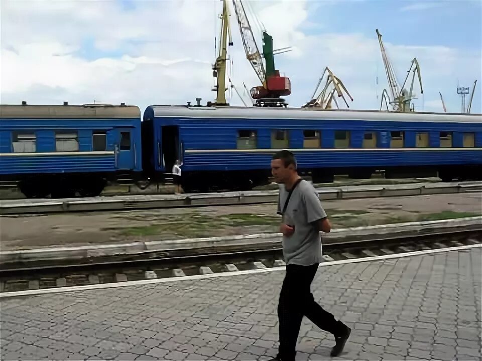 Фото поезда москва феодосия. Поезда из крыма. Поезд 163м москва феодосия. Поезд москва феодосия. Крымский поезд таврия.
