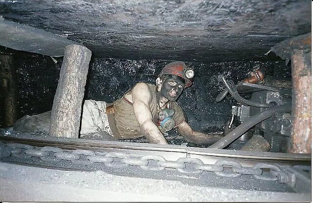 шахта холодная балка макеевка. шахтер профессия. шахта березовская кемеровская. свежие вакансии в шахтах. макеевуголь холодная балка.