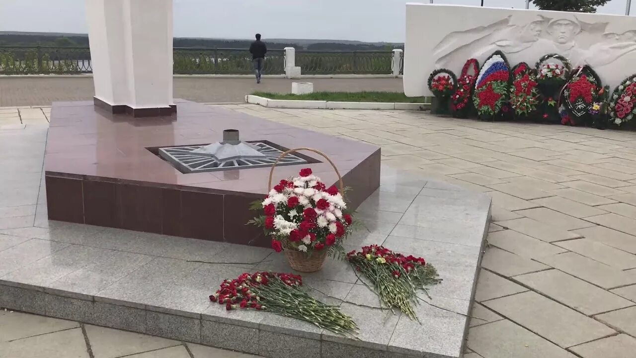 Небеса и земля. Мемориальный комплекс Вечный Типичный Киров