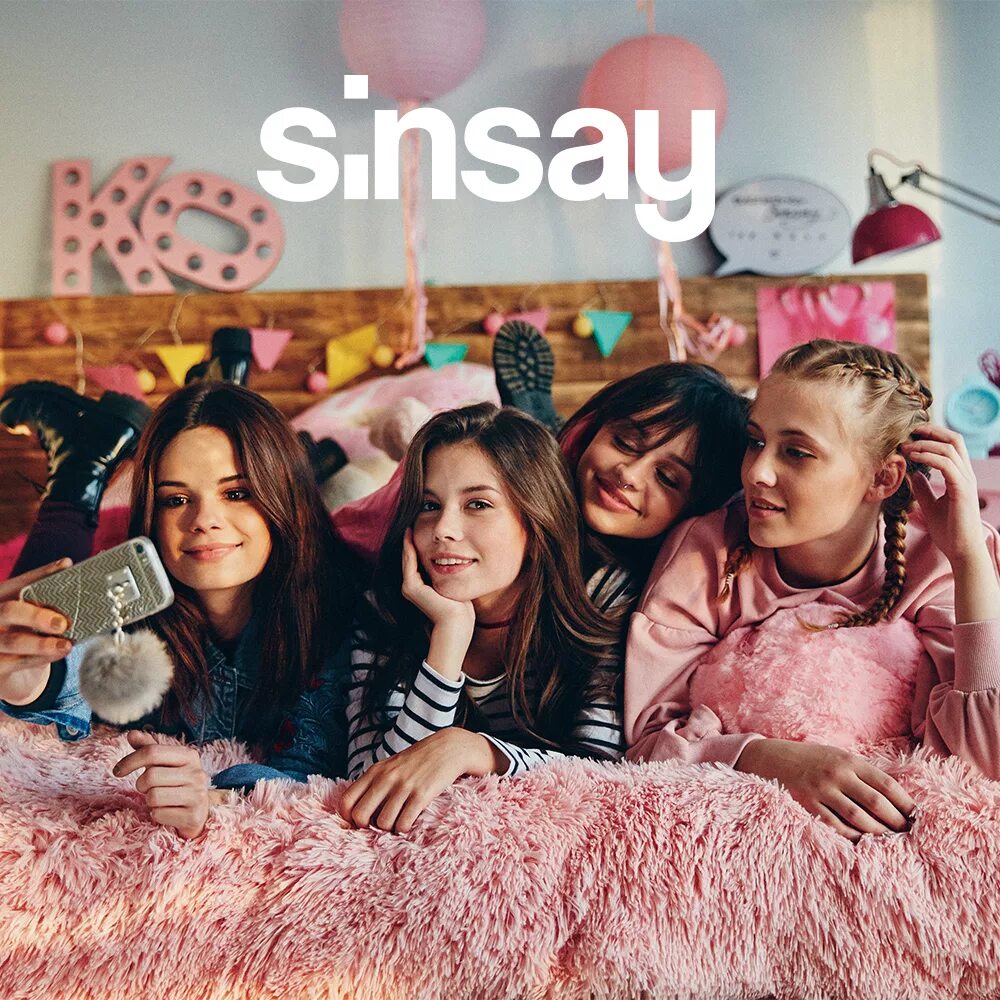 Сайт sinsay интернет магазин. Sinsay. Бренд Sinsay. Sinsay реклама. Реклама магазина Sinsay.