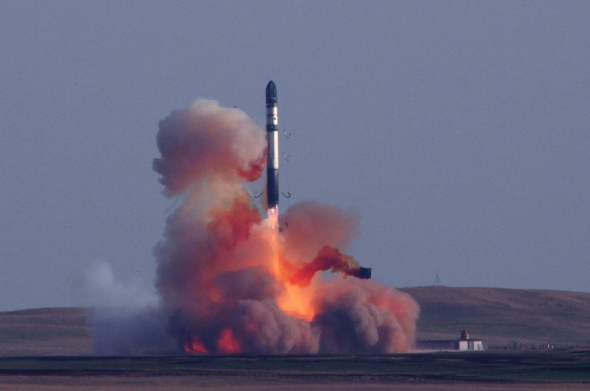 Самая страшная ракета. Самая большая ядерная ракета. Ракета рс-20 "воевода". Самая страшная ракета. Самая страшная ракета.