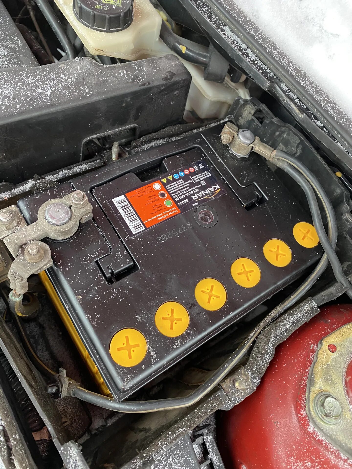 Аккумулятор мазда 3 бк. Мазда 3 2005 акб. Mazda 3 2008 аккумулятор. 6 2008. Какой аккумулятор на мазда 3.