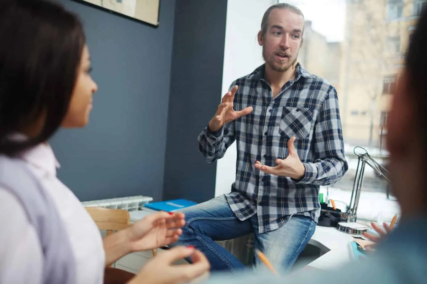 Shared experiences. Experience sharing. share your experience. gaining new knowledge and sharing experiences. older workers sharing experience.