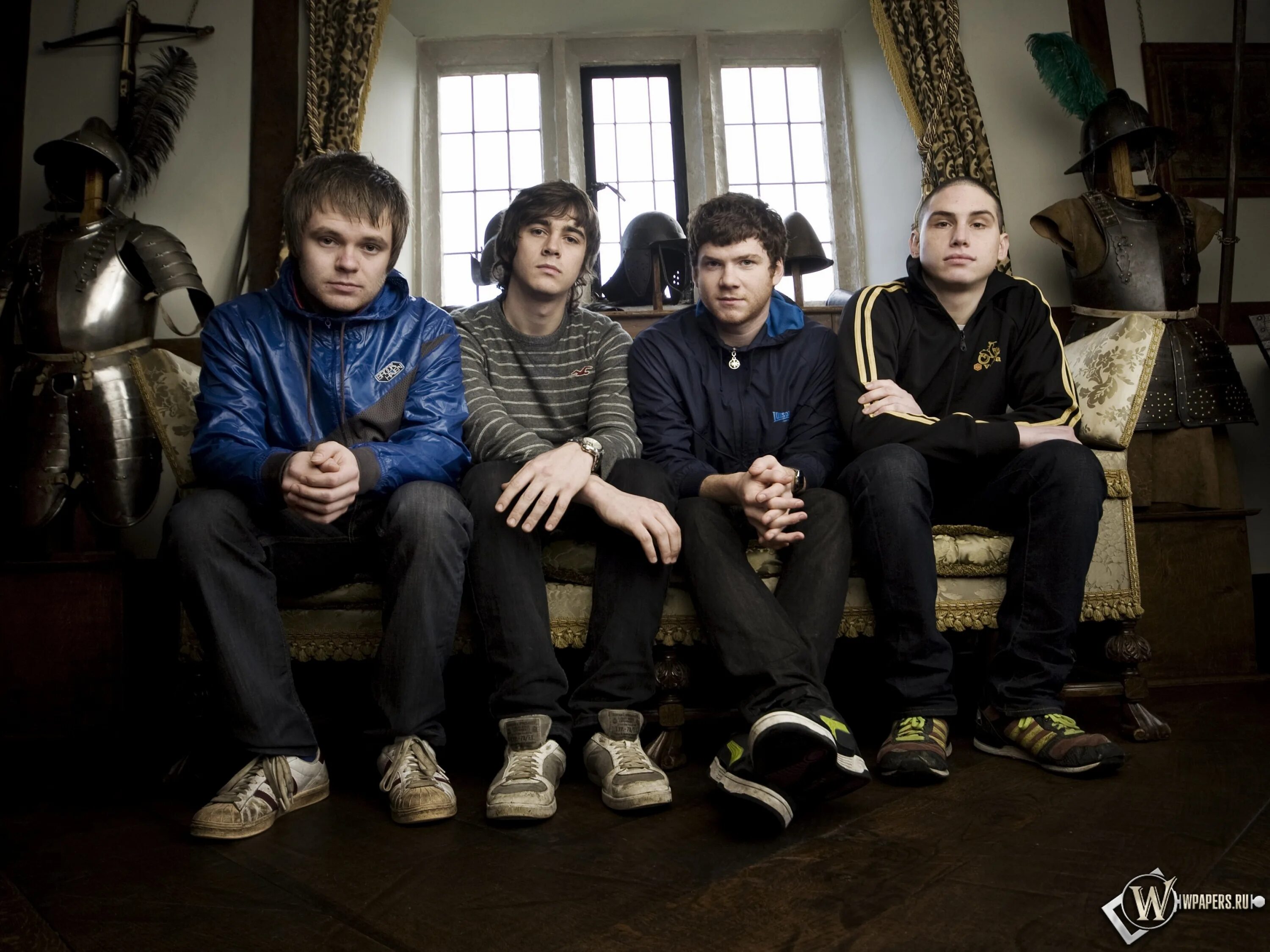 Рассказы группа подростки. Группа enter Shikari. Энтер Шикари 2007. Группа пацаны. Обои на рабочий стол молодежные.