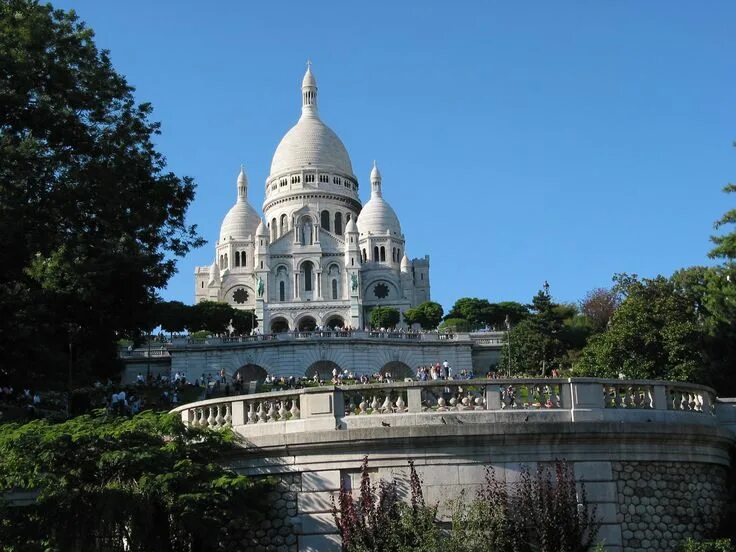 Montmartre strings