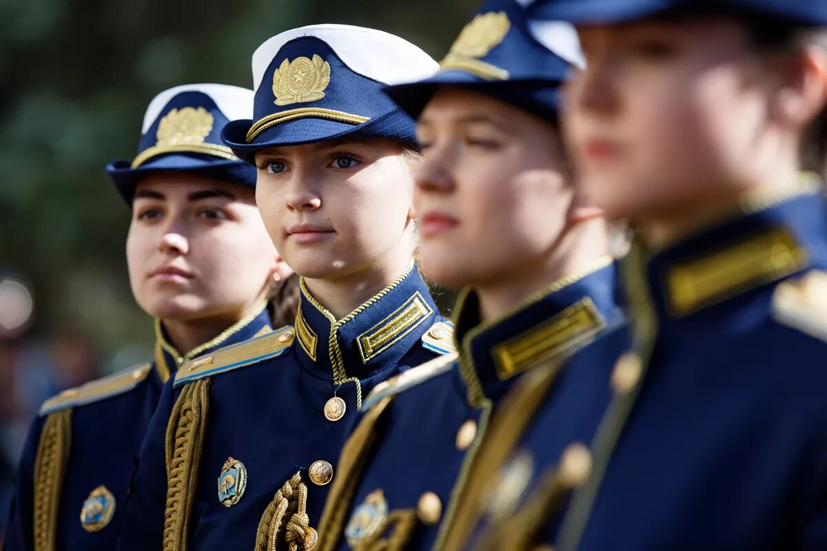 Военное после 11 класса для мальчиков. Курсантки КВВАУЛ. Курсантки Краснодарского военного училища. Курсантки Краснодарского авиационного училища. КВВАУЛ летчицы.